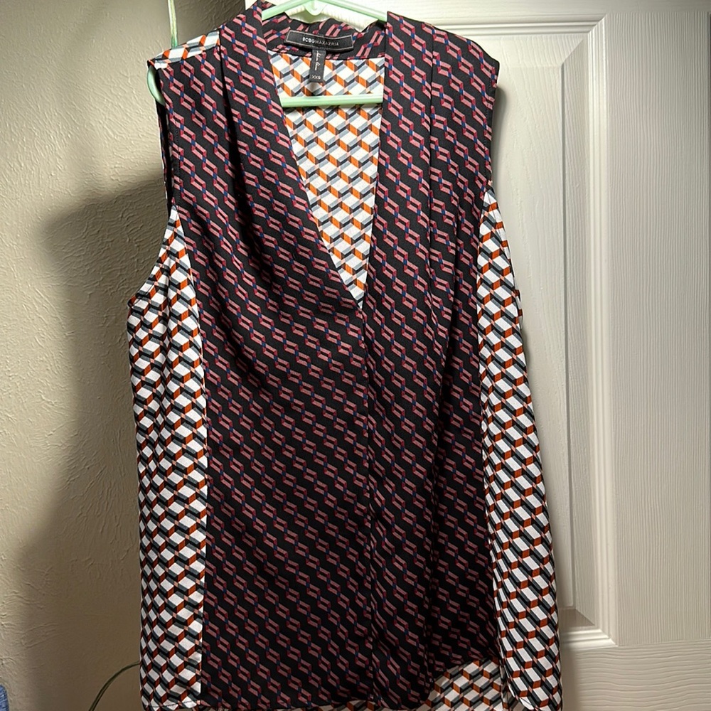 Geometrical Sleeveless BCBG Top